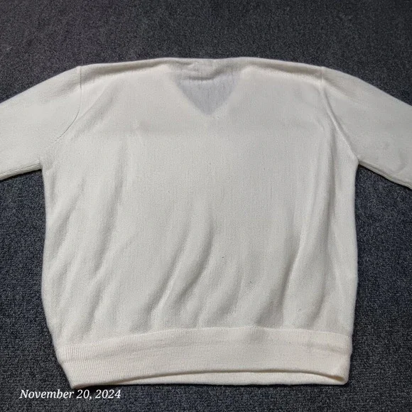 * Vintage IZOD Lacoste Sweater Men XL White Pullover‎ V Neck Needs Bleach - Picture 6 of 6